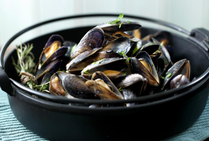 MOULES MARINIERE (TO PAIR WITH MUSCADET)