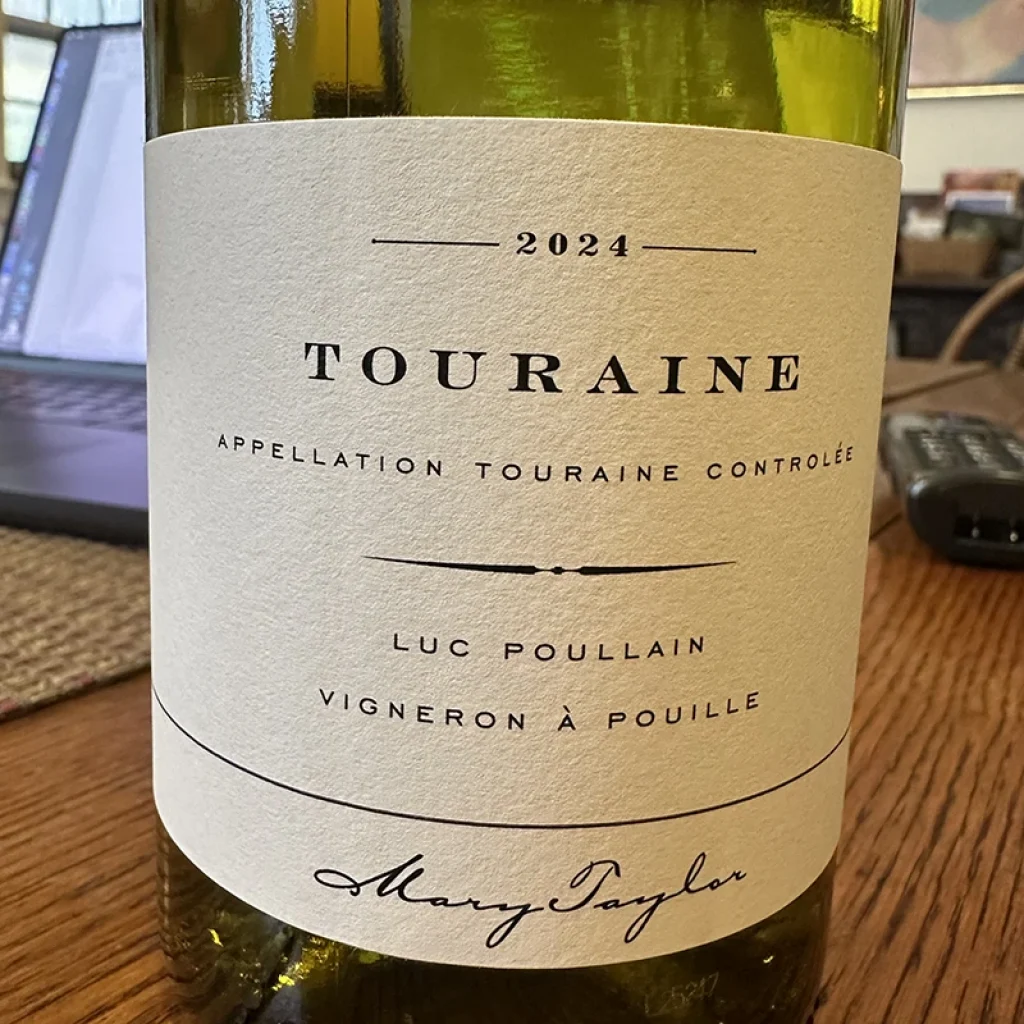 bottle of Touraine Luc Poullain Vigeron a Pouille wine